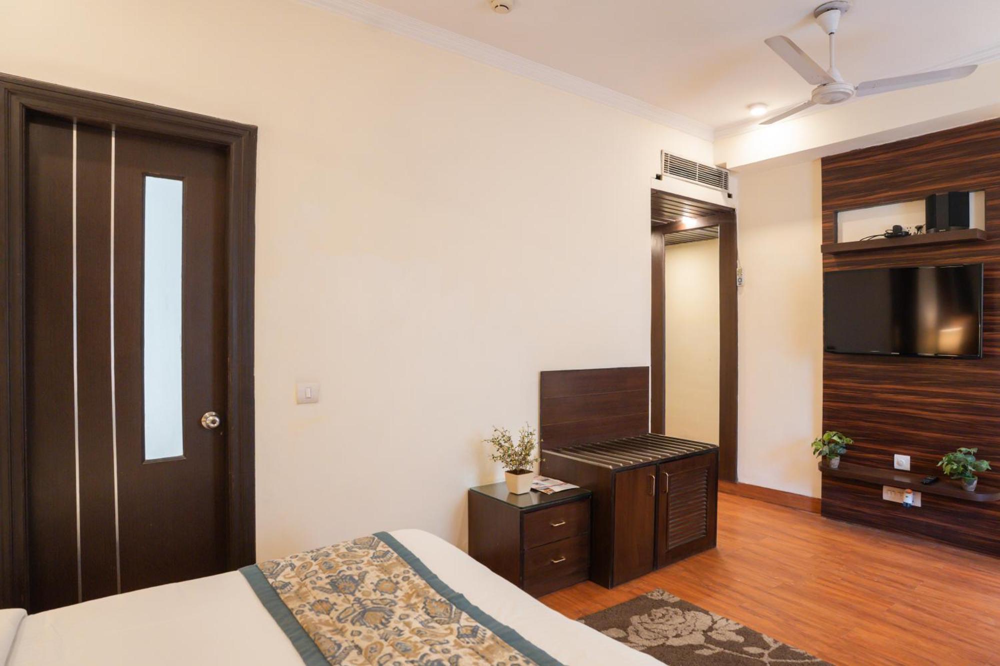 Ahuja Residency Cyber City II Гургаон Екстериор снимка