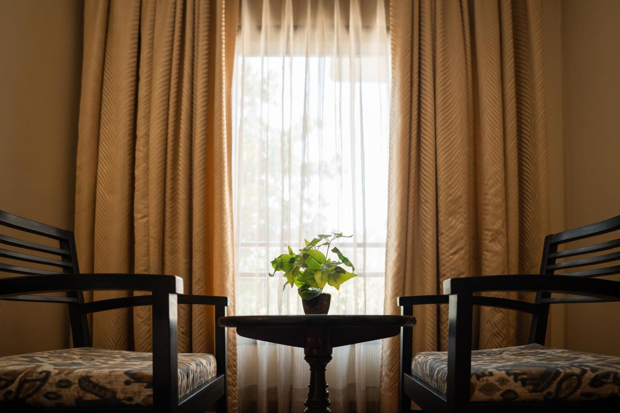 Ahuja Residency Cyber City II Гургаон Екстериор снимка