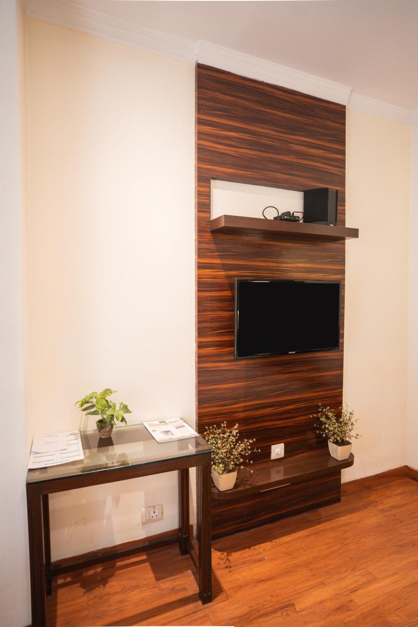 Ahuja Residency Cyber City II Гургаон Екстериор снимка