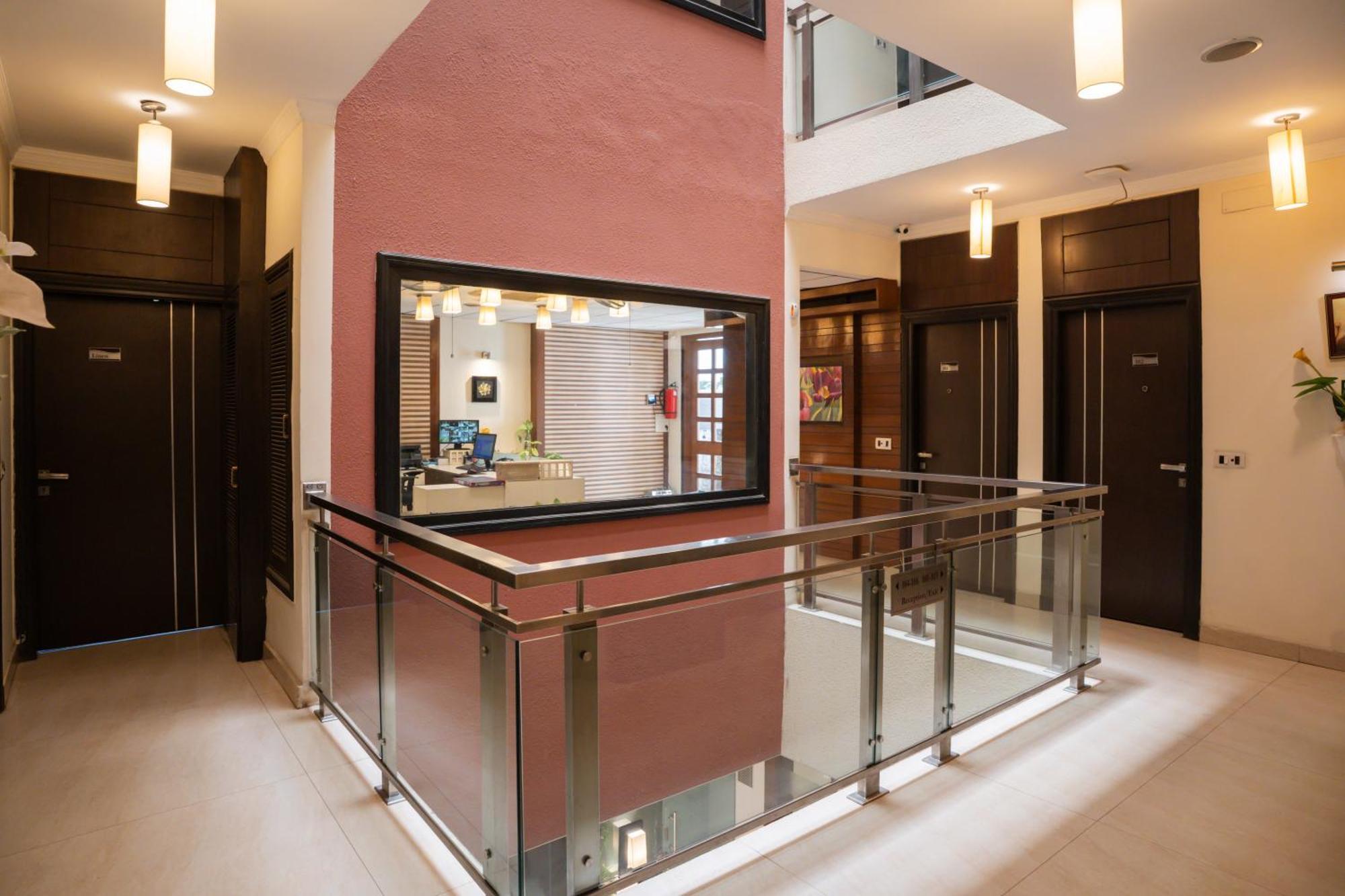 Ahuja Residency Cyber City II Гургаон Екстериор снимка